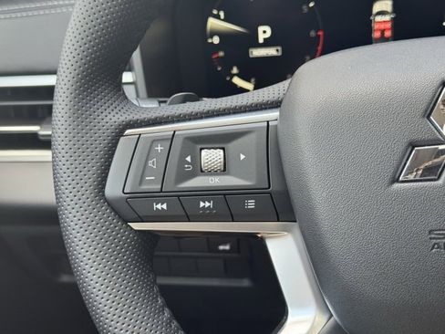 New 2025 Mitsubishi Outlander SE image 24