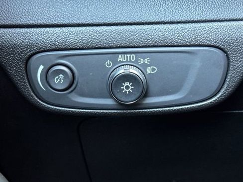 Used 2023 Chevrolet Bolt EUV Premier image 43