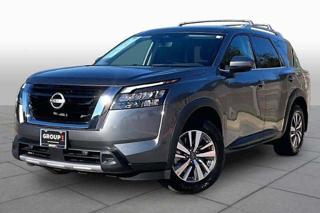 Certified 2025 Nissan Pathfinder SL FWD image 1