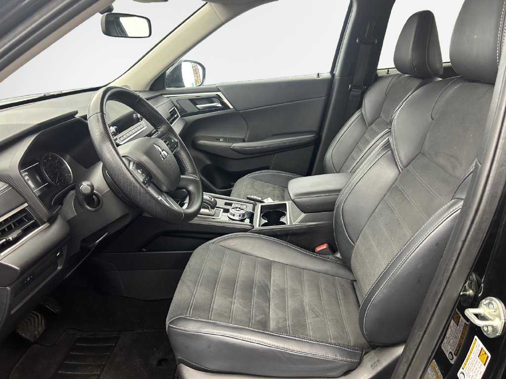 Used 2024 Mitsubishi Outlander SE AWD/4WD image 12