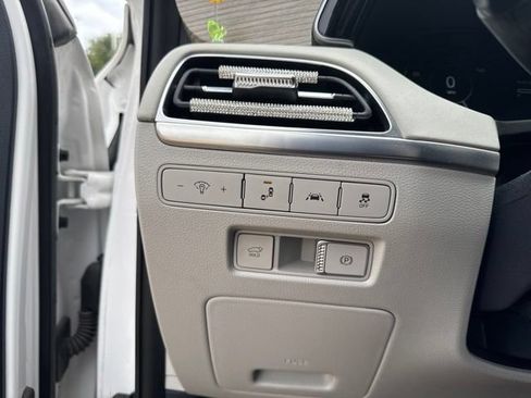 Used 2022 Hyundai Palisade Limited FWD image 9