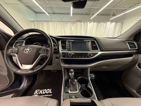 Certified 2019 Toyota Highlander Limited image 18