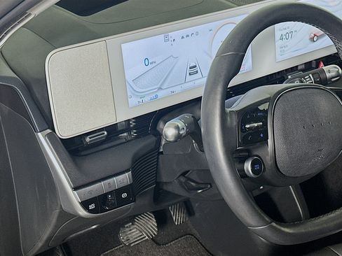 Used 2023 Hyundai Ioniq 5 Limited image 17