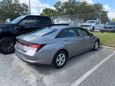 Used 2023 Hyundai Elantra SE FWD image 8