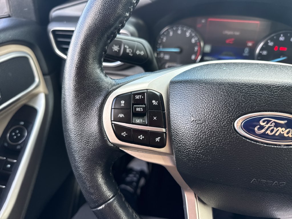 Used 2023 Ford Explorer XLT w/ Equipment Group 202A AWD/4WD image 32