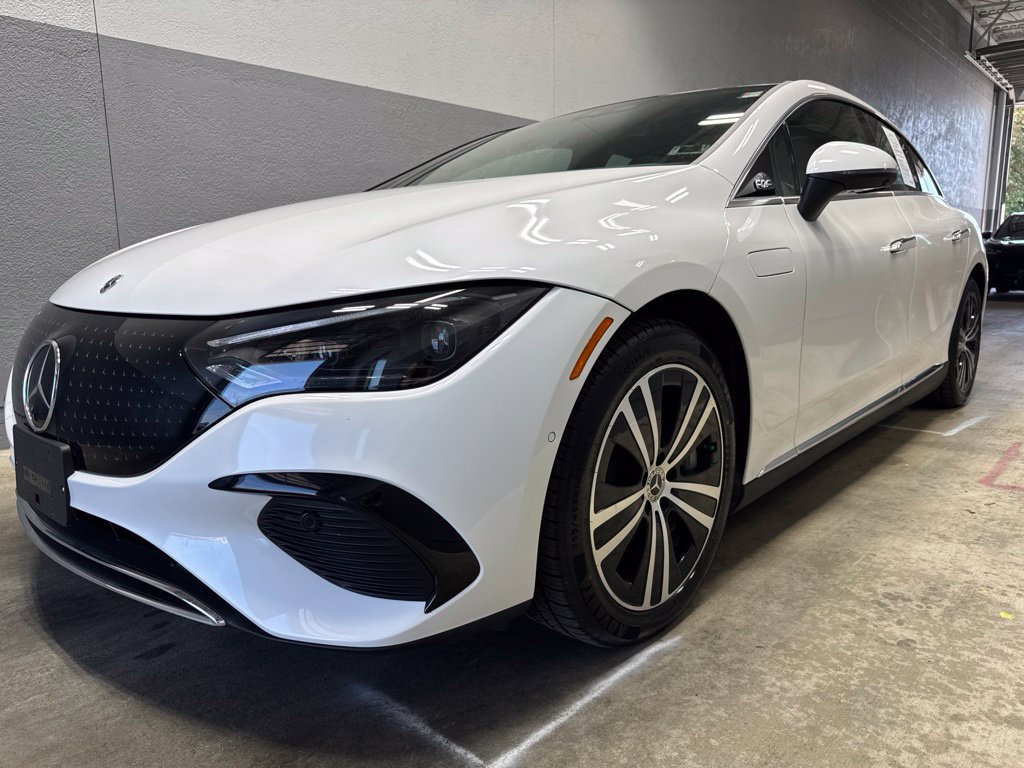 Used 2023 Mercedes-Benz EQE 350+ 4MATIC Sedan image 4