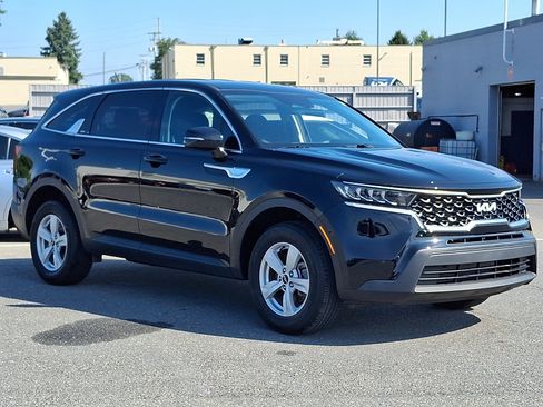 Used 2023 Kia Sorento LX AWD/4WD image 3