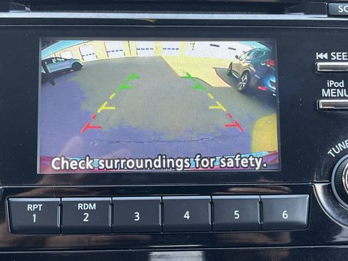 Used 2017 Nissan Rogue SV FWD image 26