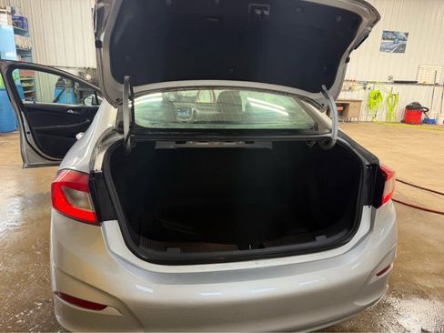 Used 2018 Chevrolet Cruze LS image 12