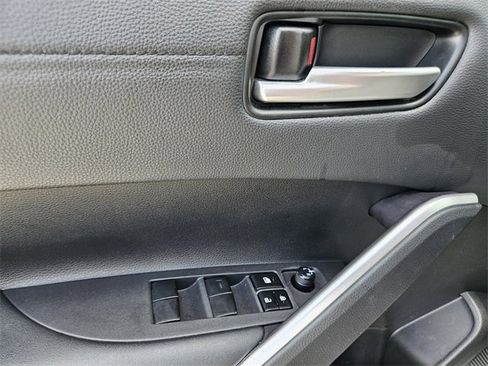 Used 2024 Toyota Corolla Cross XLE image 23