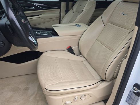 Certified 2023 Cadillac Escalade ESV Premium Luxury image 20