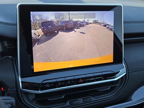 New 2026 Jeep Compass Latitude image 25