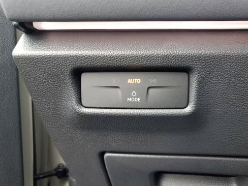 New 2026 Volkswagen Tiguan SE R-Line FWD image 29