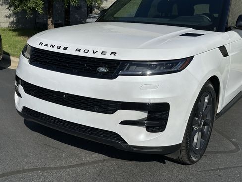 Used 2024 Land Rover Range Rover Sport SE AWD/4WD image 11