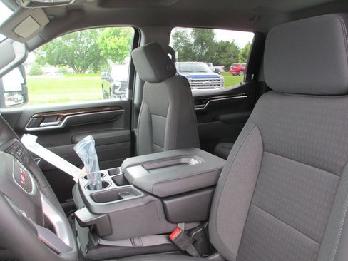 New 2026 GMC Sierra 1500 SLE w/ Max Trailering Package AWD/4WD image 12