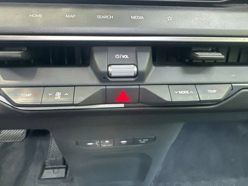 Used 2024 Kia EV9 Wind AWD/4WD image 16