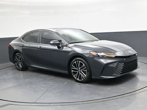 Used 2025 Toyota Camry XLE w/ Premium Plus Package FWD image 2