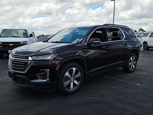 Used 2023 Chevrolet Traverse LT w/ LT Premium Package AWD/4WD image 13
