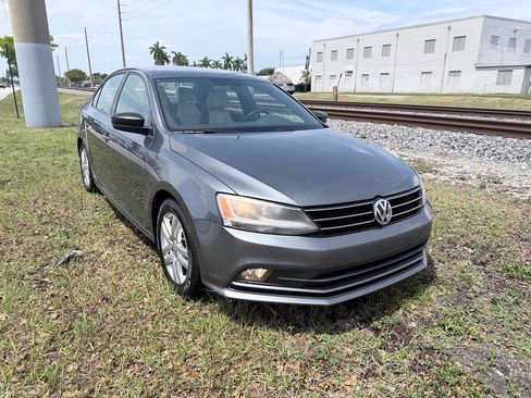 Used 2016 Volkswagen Jetta Sport FWD image 8