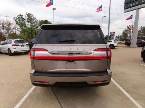 Used 2020 Lincoln Navigator Reserve w/ Equipment Group 201A Reserve image 10