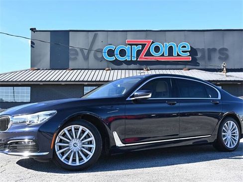Used 2018 BMW 740i image 7