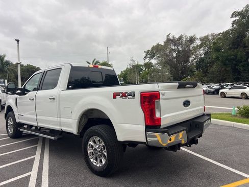 Used 2019 Ford F250 XLT w/ XLT Premium Package image 17