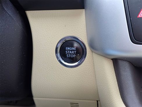 Used 2015 Toyota Highlander Limited Platinum image 61