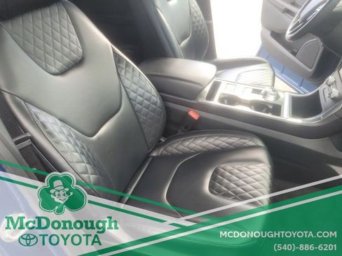 Used 2023 Ford Edge Titanium image 29