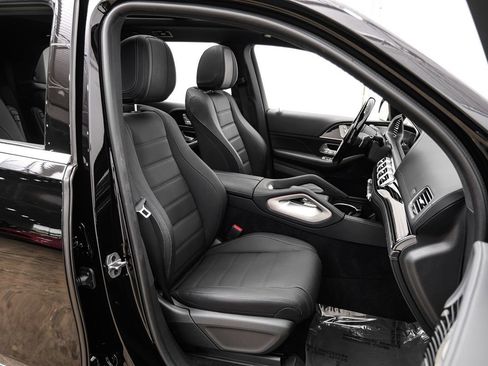 Used 2024 Mercedes-Benz GLS 450 4MATIC image 37