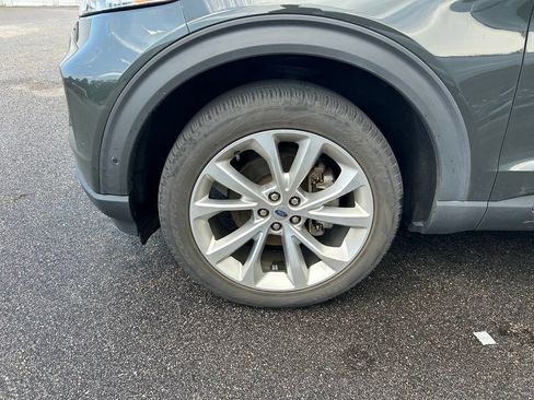 Used 2022 Ford Explorer Platinum w/ Equipment Group 601A AWD/4WD image 5