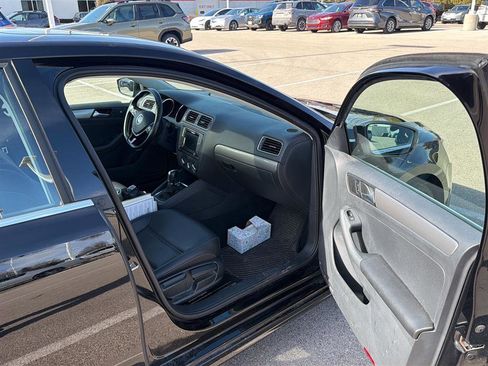 Used 2018 Volkswagen Jetta SE image 13