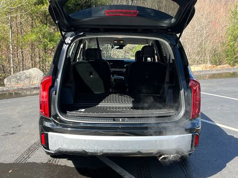 Used 2023 Kia Telluride S image 10