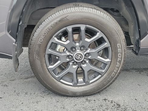 Certified 2024 Toyota Sequoia Platinum AWD/4WD image 6