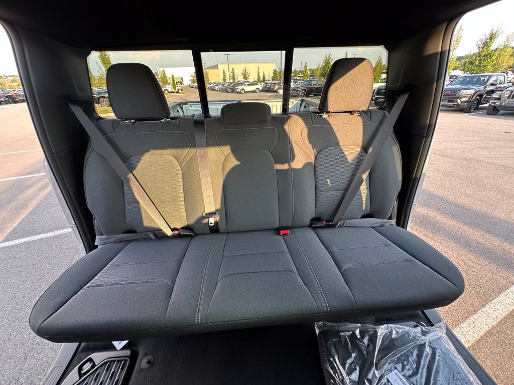 New 2026 RAM 1500 Express AWD/4WD image 34