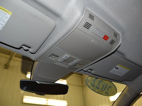 Used 2022 Volkswagen Tiguan S image 27