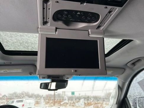 Used 2016 Cadillac Escalade ESV Premium image 17