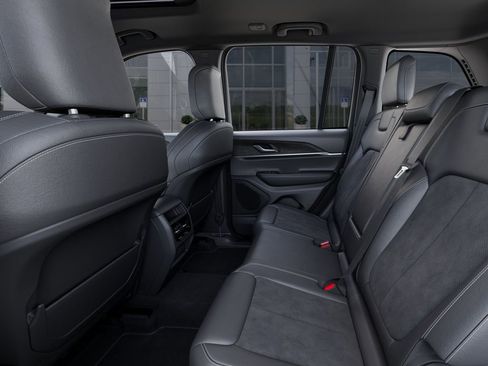 New 2026 Jeep Grand Cherokee Altitude AWD/4WD image 23