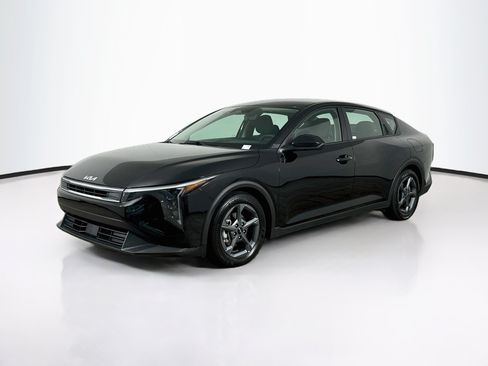 Used 2025 Kia K4 FWD image 3