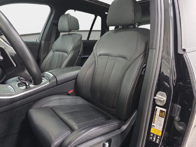 Used 2022 BMW X5 xDrive40i w/ M Sport Package AWD/4WD image 14