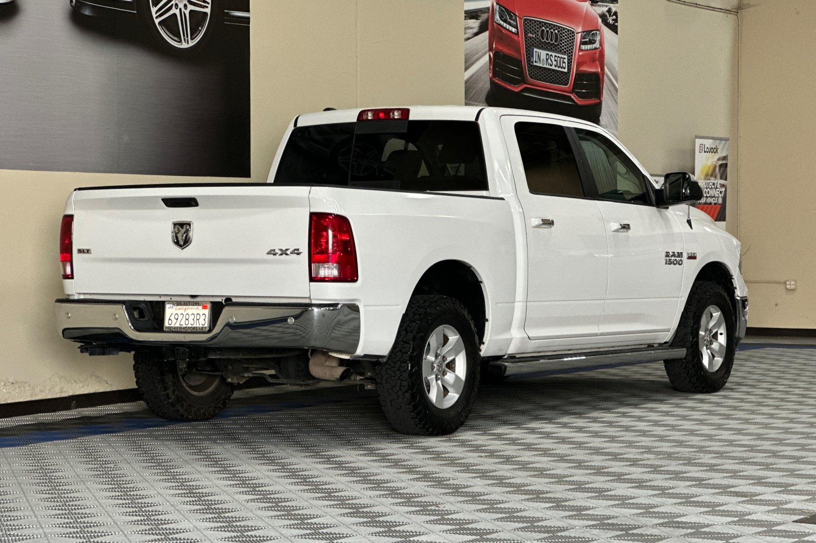 Used 2018 RAM 1500 Classic SLT AWD/4WD image 4