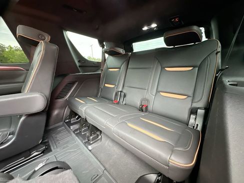 Used 2024 GMC Yukon AT4 w/ AT4 Premium Package AWD/4WD image 28