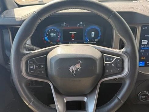 Used 2025 Ford Bronco Outer Banks AWD/4WD image 14