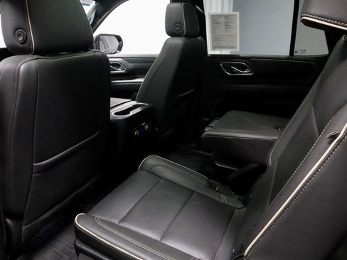 Used 2024 GMC Yukon SLT w/ SLT Luxury Package AWD/4WD image 24