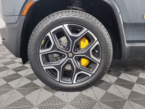 Used 2022 Rivian R1S Launch Edition AWD/4WD image 9