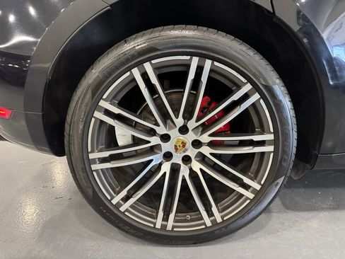 Used 2017 Porsche Macan GTS AWD/4WD image 28