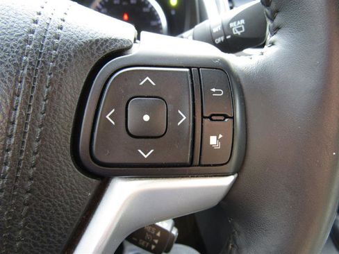 Used 2016 Toyota Highlander XLE image 15