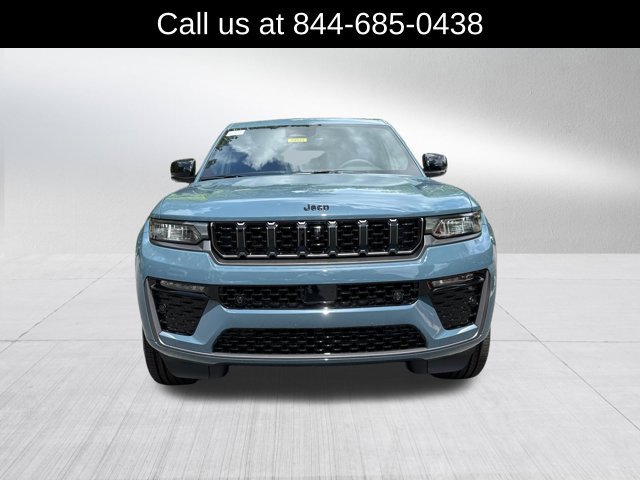New 2026 Jeep Grand Cherokee Limited AWD/4WD image 2