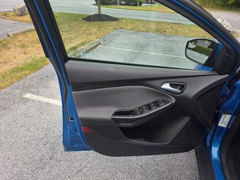 Used 2013 Ford Focus SE w/ Interior Protection Pkg FWD image 12
