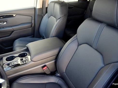 New 2025 Honda Pilot Touring image 8