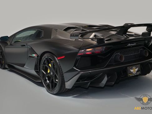 Used 2019 Lamborghini Aventador SVJ image 8
